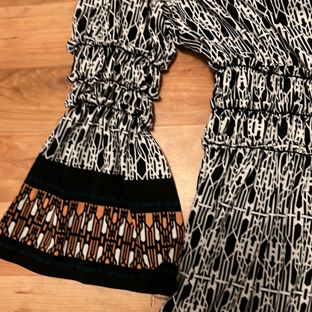 Max Studio Petite small geometric design minidress - Picture 3 of 5
